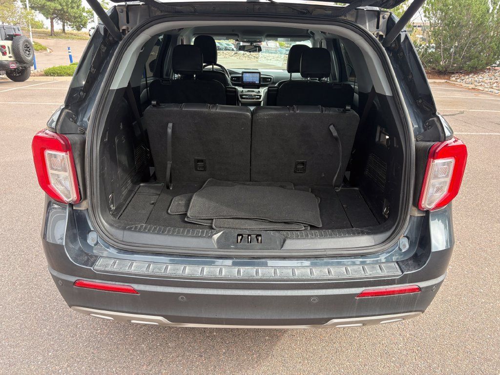 Used 2022 Ford Explorer XLT w/ Equipment Group 202A AWD/4WD image 27