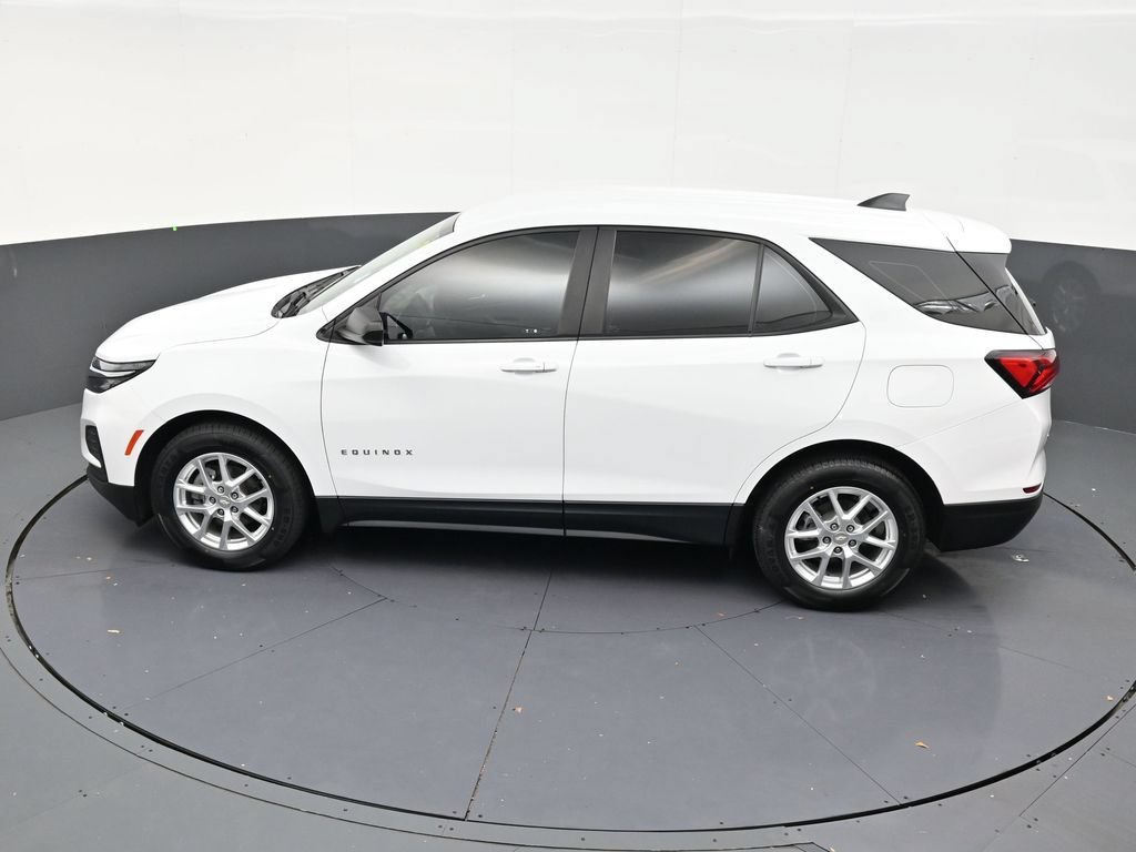 Used 2022 Chevrolet Equinox LS FWD image 10