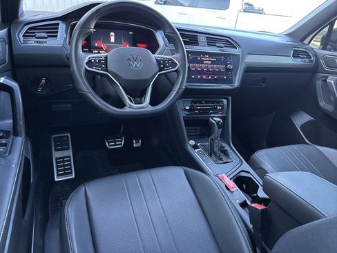 Used 2023 Volkswagen Tiguan SE R-Line image 16