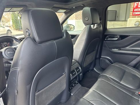 Used 2019 Jaguar F-PACE S image 17