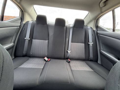 Used 2025 Nissan Sentra SV FWD image 35