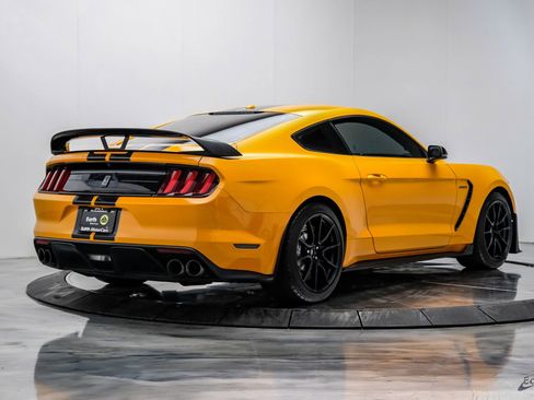 Used 2019 Ford Mustang Shelby GT350 w/ Technology Package image 17