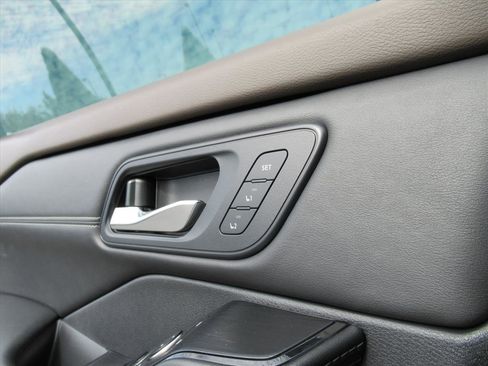 Used 2022 Nissan Rogue SL w/ SL Premium Package image 28