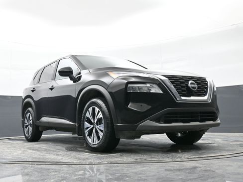 Used 2023 Nissan Rogue SV image 37