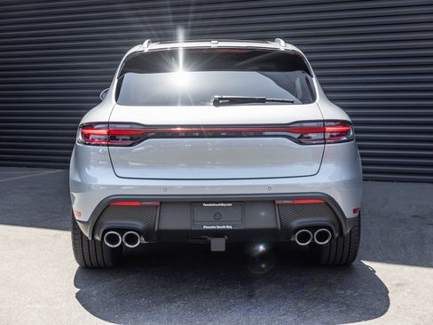 Certified 2026 Porsche Macan AWD/4WD image 9