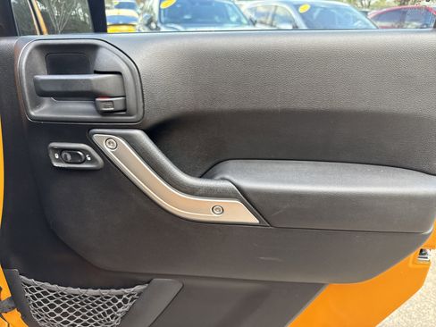 Used 2012 Jeep Wrangler Sahara w/ Connectivity Group image 17