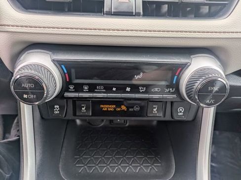 Used 2021 Toyota RAV4 XLE w/ Convenience Package AWD/4WD image 30