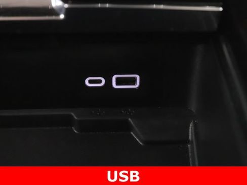 Used 2026 GMC Yukon Denali w/ Advanced Technology Package AWD/4WD image 27
