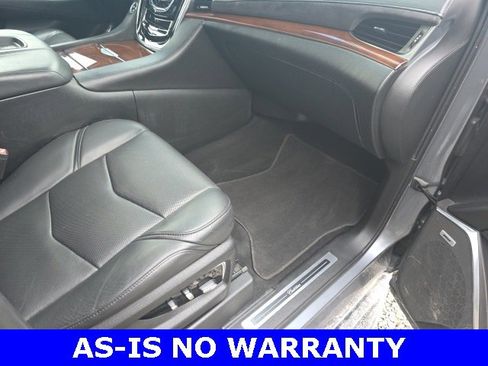Used 2018 Cadillac Escalade ESV Luxury image 13