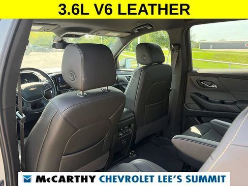 Used 2023 Chevrolet Traverse LT FWD image 38