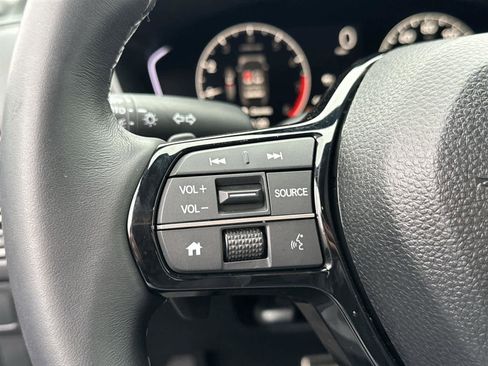 Used 2025 Honda Civic Sport image 19