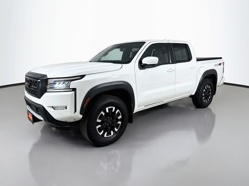Used 2022 Nissan Frontier PRO-4X AWD/4WD image 3