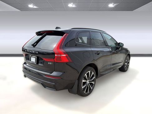 Certified 2023 Volvo XC60 B5 Plus w/ Climate Package AWD/4WD image 9