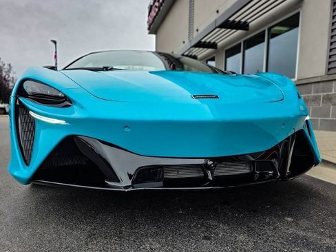 Used 2025 McLaren Artura Spider image 7