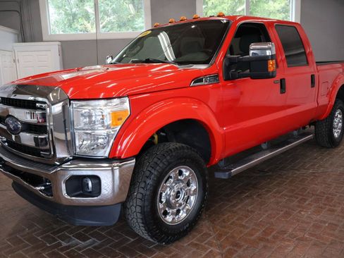 Used 2016 Ford F250 XLT w/ XLT Premium Package AWD/4WD image 3