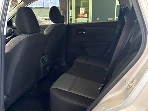 Used 2023 Nissan Rogue SV FWD image 7