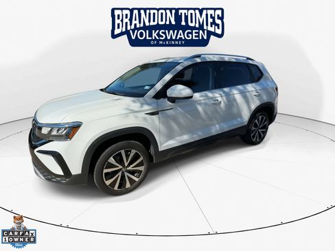 Used 2024 Volkswagen Taos SE FWD image 6