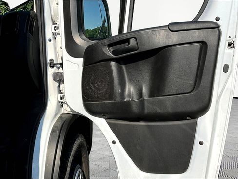 Used 2023 RAM ProMaster 2500 w/ Driver Convenience Group FWD image 23