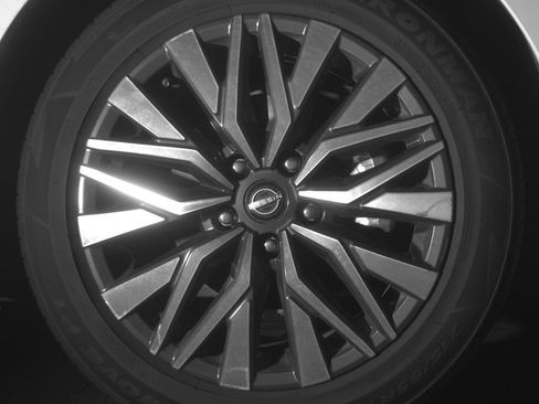 Used 2025 Nissan Altima 2.5 SV FWD image 13