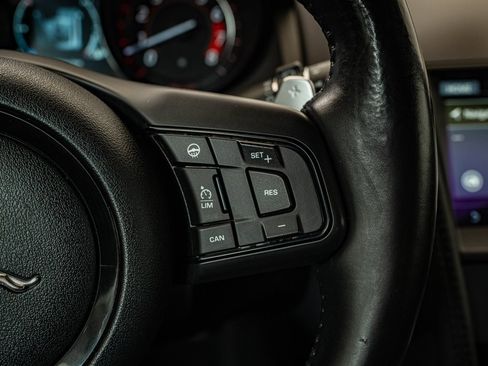 Used 2020 Jaguar F-TYPE Coupe image 29