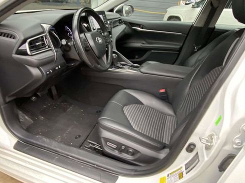Used 2024 Toyota Camry SE image 11