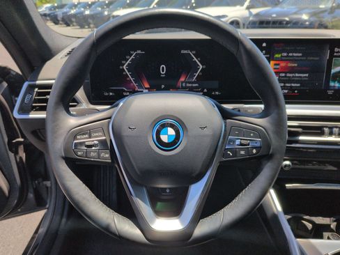 Used 2023 BMW i4 eDrive40 w/ Premium Package RWD image 18