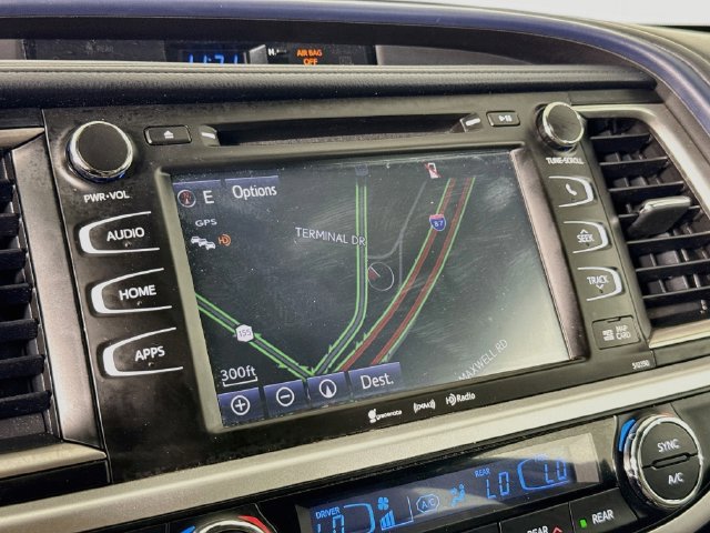 Used 2019 Toyota Highlander XLE AWD/4WD image 17