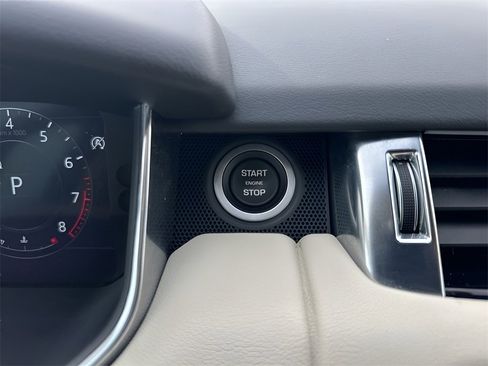 Used 2021 Land Rover Range Rover Sport HSE Silver Edition image 25