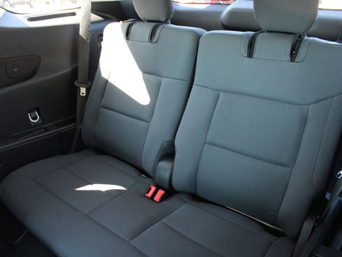 Used 2025 Ford Explorer Active image 14