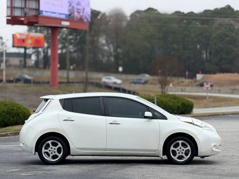 Used 2015 Nissan Leaf SV image 7