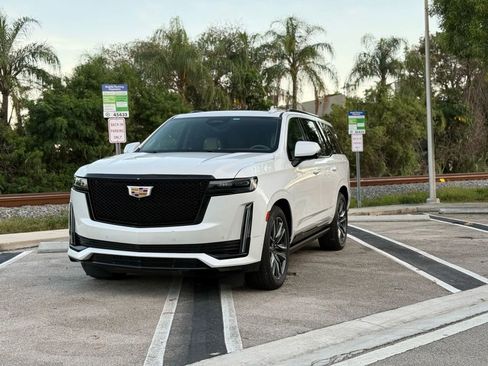 Used 2021 Cadillac Escalade Sport Platinum image 15