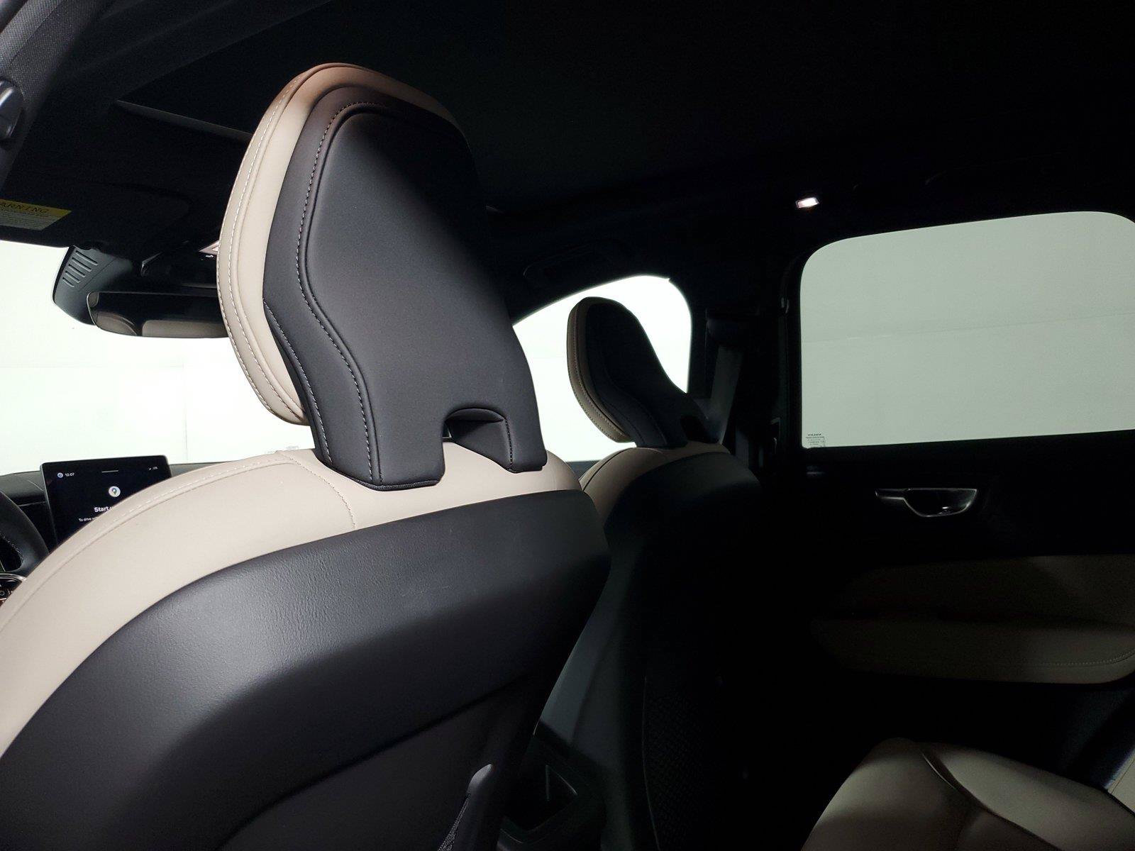 New 2027 Volvo XC60 B5 Core AWD/4WD image 14