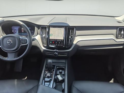Used 2025 Volvo XC60 B5 Core AWD/4WD image 12