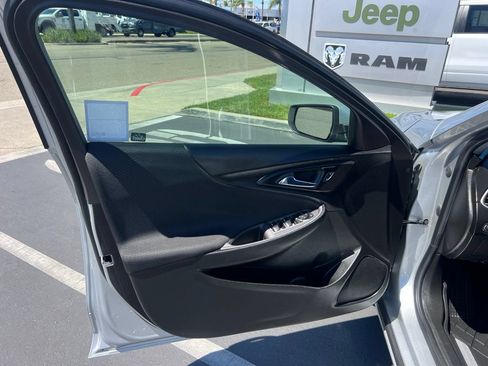 Used 2022 Chevrolet Malibu LT FWD image 33