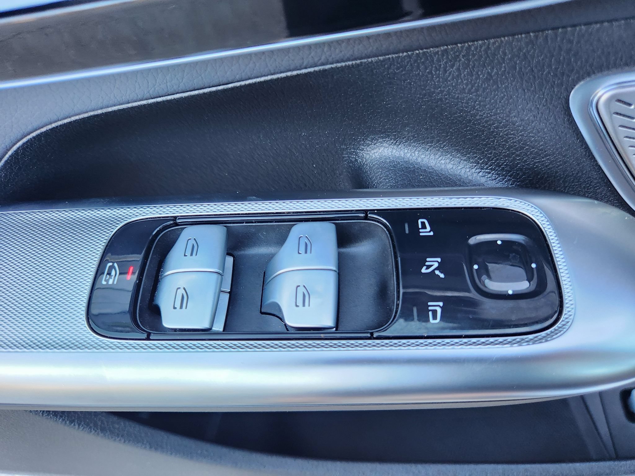 Certified 2023 Mercedes-Benz EQE 500 4MATIC Sedan image 18