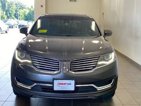 Used 2017 Lincoln MKX Select w/ Select Plus Package AWD/4WD image 3