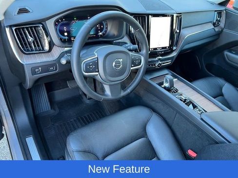 Used 2022 Volvo XC60 B5 Momentum w/ Protection Package Premier image 11