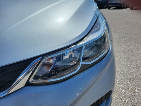 Certified 2018 Chevrolet Cruze LS image 9