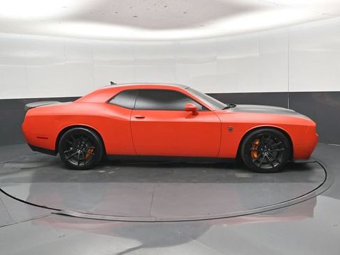 Used 2023 Dodge Challenger SRT Hellcat RWD image 2