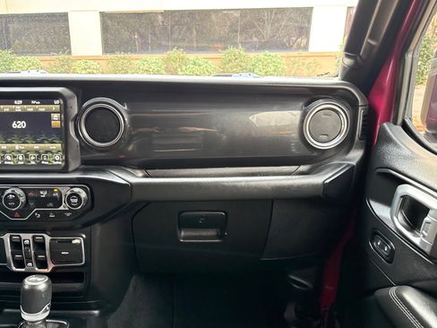 Used 2021 Jeep Wrangler Unlimited Sahara image 34