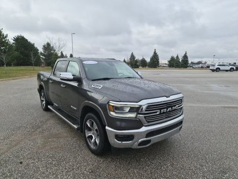 Used 2019 RAM 1500 Laramie AWD/4WD image 3