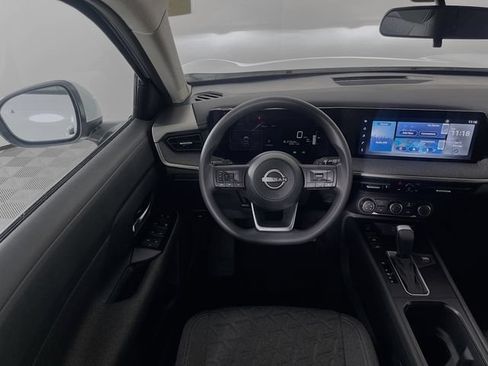 Used 2025 Nissan Kicks SV FWD image 21