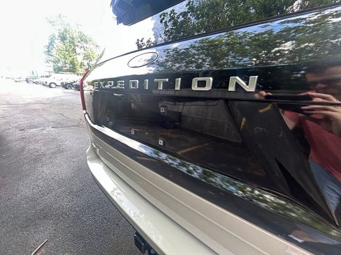 Used 2025 Ford Expedition Active AWD/4WD image 9