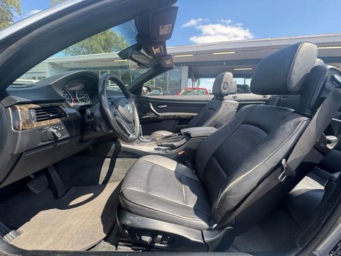 Used 2009 BMW 328i Convertible image 18