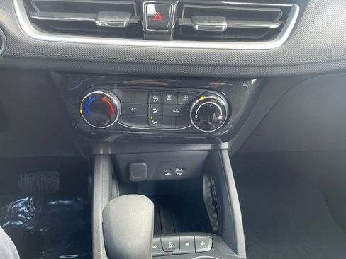 Used 2025 Chevrolet TrailBlazer LT image 17