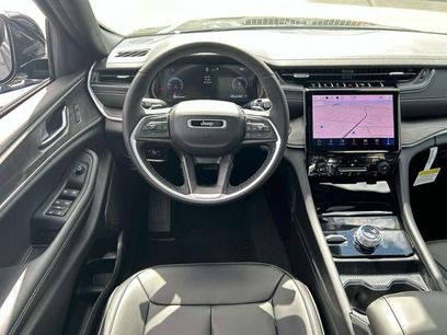 New 2025 Jeep Grand Cherokee Limited w/ Black Appearance Package