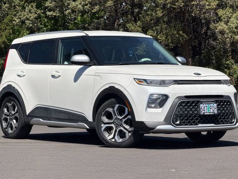 Used 2020 Kia Soul X-Line FWD image 2