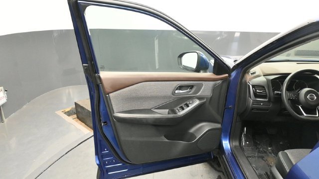 Used 2021 Nissan Rogue SV AWD/4WD image 10