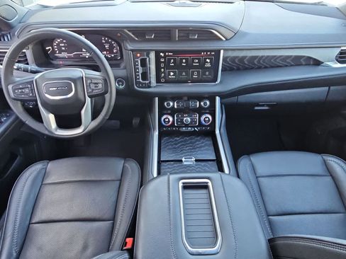 Used 2023 GMC Yukon Denali AWD/4WD image 15