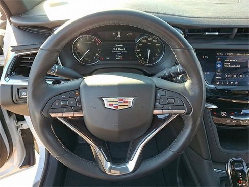 Used 2020 Cadillac XT6 Premium Luxury image 19